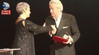 Alain Delon a primit un premiu pentru intreaga sa activitate cinematografica la TIFF