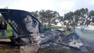 Un MiG 21 s-a prabusit in judetul Constanta. Pilotul roman a fost recuperat de echipele de salvare