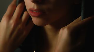 Si-a sedus tatal si i-a jurat ca ii va fi fidela toata viata. O adolescenta a filmat momentele in care intretinea relatii intime cu tatal sau. Motivul halucinant pentru care fata a facut asta