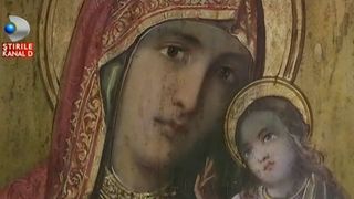 Minune la Letca Noua. Icoana Maicii Domnului cu Pruncul in Brate a plans cu lacrimi de mir: "A lacrimat pentru a salva biserica satului"