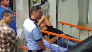 Dovada ca Boureanu a fost snopit in bataie de politisti. I-a fost fisurat timpanul stang si a fost dus la spital abia dupa ce a inceput sa ii curga sange din ureche