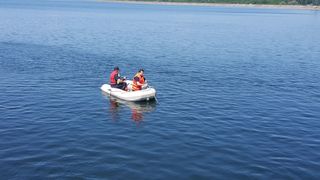 Trupul unuia dintre cei doi barbati disparuti in raul Olt a fost gasit de catre pompieri