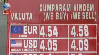 Cine se grabeste sa schimbe lei in euro sau invers, risca sa se pacaleasca. Nu de alta, dar reclamele precum "cel mai bun curs" pot ascunde si capcane.
