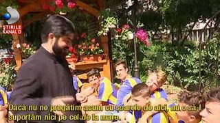 Un preot din Bucuresti si-a facut echipa de Rugby. Copiii provin din familii amarate si sportul este singura lor placere