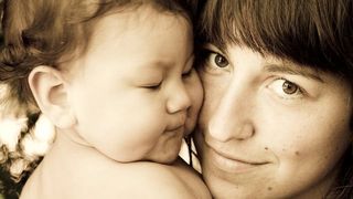 Nu a mancat nimic pe toata perioada sarcinii, dar a nascut un bebelus perfect sanatos. "Oamenii nu au nevoie nici de hrana si nici de apa pentru a supravietui", sustine femeia care nu a mai mancat de 9 ani