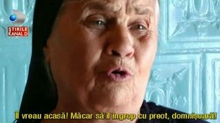 Mama romanului mort de epuizare in Italia este devastata. La 82 de ani, nu-si mai doreste decat sa-si inmormanteze fiul crestineste, dar nu are bani sa il aduca in tara