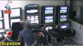 Un pusti de 14 ani a devenit spaima Craiovei. Are zeci de furturi la activ si nimeni nu ii face nimic, pentru ca este minor