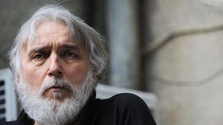 In razboiul pentru averea lui Adrian Paunescu, mostenitorii poetului "au uitat” cateva camere dintr-o casa si vreo trei tablouri de pret! EXCLUSIV