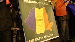 Oameni cu steaguri tricolore si afise cu mesaje "Rezist" se afla la intrarea in Parlament si nu sunt lasati sa intre in plen. "Nu suntem pe lista femeilor PSD"