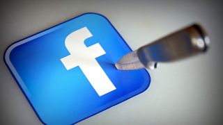 Cum i-a salvat Facebook-ul viata unei tinere din Iasi dupa ce fostul ei iubit a injunghiat-o de mai multe ori - Ea era plina de sange, dar a gasit puterea sa faca asta