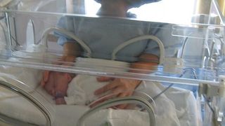 Situatie critica. Spitalele au tot mai putini bani pentru bebelusii prematuri - Medicii trag un semnal de alarma