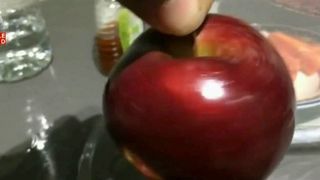 Adevarul despre luciul fructelor de pe tarabe. Cat de periculoasa este ceara de Carnauba