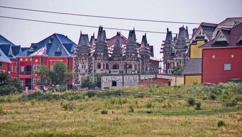 Asa arata palatele din Grajduri (foto:bzi.ro)