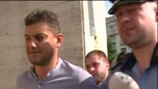 Politistul care l-a altoit pe Cristian Boureanu a devenit vedeta in cartier! Ce spun vecinii agentului despre modul in care barbatului i s-a schimbat viata in ultimele doua saptamani