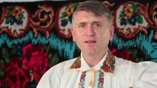 Fiul adoptiv al preotului Cristian Pomohaci ii ia apararea: "Si mie imi zice te iubesc, ca ii e dor de mine"