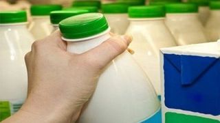 S-a schimbat Legea Laptelui! Producatorii sunt obligati sa treaca aceste date pe eticheta