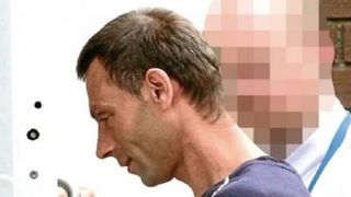 Cetatean roman, acuzat de 6 agresiuni in Marea Britanie. Barbatul spune ca doar le saruta si le mangaia pe picior pe femei