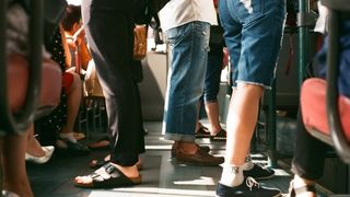 Crima infioratoare in Timis. L-a ucis in bataie pentru ca l-a calcat pe picior intr-un microbuz. Criminalul este un fost sef de politie