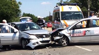 O eleva a unei scoli de soferi a provocat un accident de circulatie in timpul cursurilor, la Timisoara