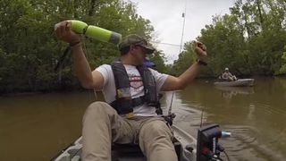 Un pescar a facut captura vietii lui! A avut un soc cand a vazut ce a prins