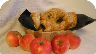 De ce este bine sa duci colaci si mere la biserica in ziua Sfintilor Petru si Pavel