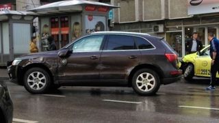 Un fost parlamentar, implicat intr-un accident rutier: A fost dus de urgenta la spital