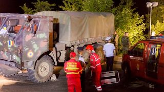 Camionul militar cazut in rapa era o rabla care a ramas fara frane. Armata mai are vreo 700 asa