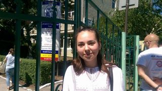 A terminat liceul cu 9.90 si a fost admisa la cinci universitati din Marea Britanie, insa va ramane la Iasi pentru ca nu are bani: "Am luat aceasta decizie din cauza costurilor"