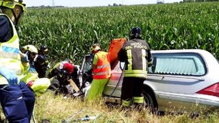 O romanca de 64 de ani care a sfarsit tragic in Italia nu a avut parte nici macar de o inmormantare linistita, dupa ce masina funerara care ii aducea trupul neinsufletit in tara a fost implicata intr-un grav accident de circulatie