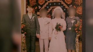 Cristian Pomohaci, de mana cu un barbat. "Se tineau ca doi porumbei. Preotul nu abuzeaza pe nimeni, merge la intelegere" - Imagini explozive