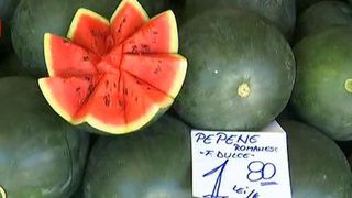 Este un adevarat razboi al pepenilor in piete! Teleormanenii vor sa ii detroneze pe "regii" din Dabuleni: "Ai nostri sunt mai gustosi si mai ieftini"