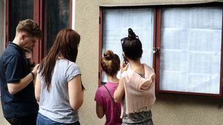 Dolj: Doi elevi au picat Bacalaureatul dupa recorectarea lucrarilor, desi initial promovasera examenul