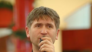 Presupuse conversatii deocheate dintre Cristian Pomohaci si un alt preot au iesit la iveala!