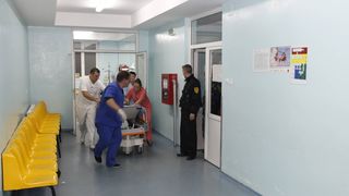 Copil din Tecuci, decedat in conditii suspecte. Desi era in stare critica, parintii l-au dus cu masina la un spital din Galati, in loc sa cheme ambulanta