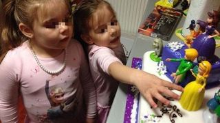 Stareta care a nascut gemene lucreaza la o fabrica de pantofi. Are un salariu bun si toti colegii o indragesc