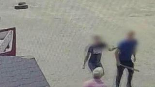 Bataie cu bate si pistoale, in curtea unei firme din Falticeni. De la ce a pornit totul