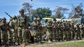 Cinci militari americani internati de urgenta in trei spitale din Romania