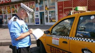 Aveti grija in ce taxiuri urcati - Un client din Timisoara a fost talharit de catre soferul taxiului pe care l-a luat