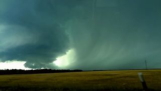 Fenomen rar in Romania, langa Salonta! Un oradean a surprins &bdquo;regina furtunilor&rdquo;