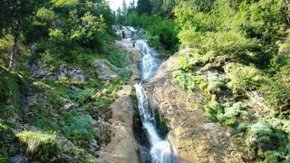 Legenda cumplita din Muntii Rodnei. Intamplarea nefericita de la care provine numele &bdquo;Cascada Cailor&rdquo;