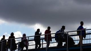 Scandal intr-un orasel din SUA, din cauza romanilor: Sunt acuzati ca isi fac nevoile in strada si decapiteaza gaini