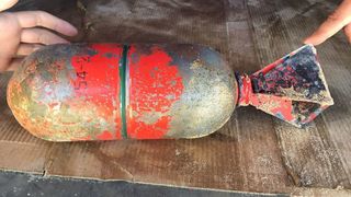 Bomba de aviatie de patru kilograme, gasita pe plaja din Eforie Sud