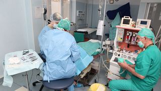 Situatie halucinanta la Timisoara: femei jefuite in timp ce nasteau sau se aflau pe masa de operatie