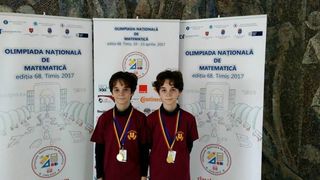 La doar 13 ani, acesti frati uimesc intreaga tara! Sunt medaliati cu aur la matematica si lucreaza la propria culegere de probleme