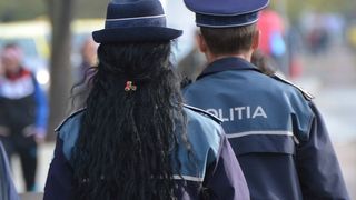 "O mut la cimitir". Un barbat din Arges a amenintat cu moartea o politista care l-a oprit in trafic