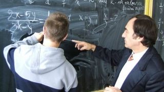 Un parlamentar castiga pentru 4 ani de mandat mai mult decat un profesor dupa 40 de ani de activitate