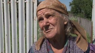 O batrana de 80 de ani din Dambovita, violata de un baiat de 24. Motivul pentru care femeia nu vrea sa depuna plangere