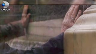 Drama cumplita prin care trece o cantareata de muzica populara cunoscuta. A fost diagnosticata cu cancer la san, iar sotul ei are ciroza hepatica