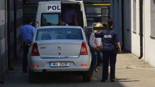 Politista din Suceava, retinuta dupa ce a furat telefonul unui om de afaceri