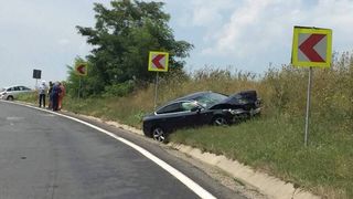 Doi barbati si o fata de 14 ani, raniti intr-un accident pe A1, la km 261